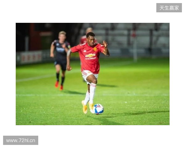 陕西联合官宣：27岁瑞典籍身高1米85中场伊兰杜斯特正式加盟球队