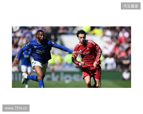 记者：琼斯正考虑结束16年红军生涯，维拉热刺国米有意